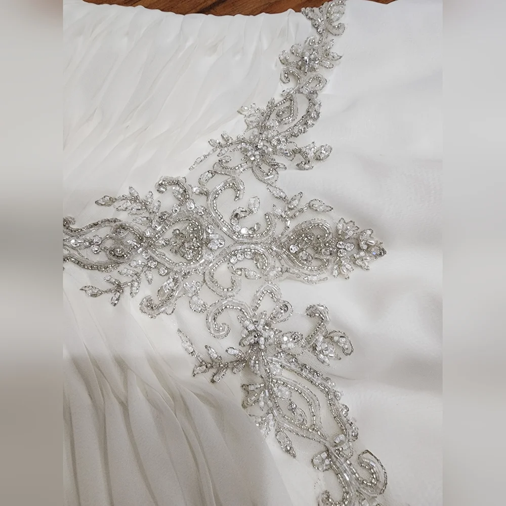 Wedding dress - Picture 3 of 8